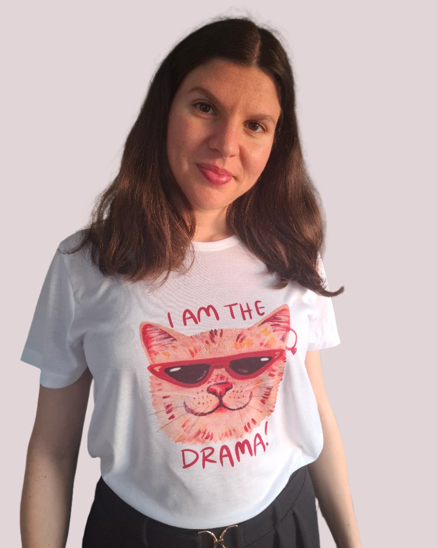 White T-shirt with a cat illustration and the text “I am the drama” – hand-painted and sublimation printed design.