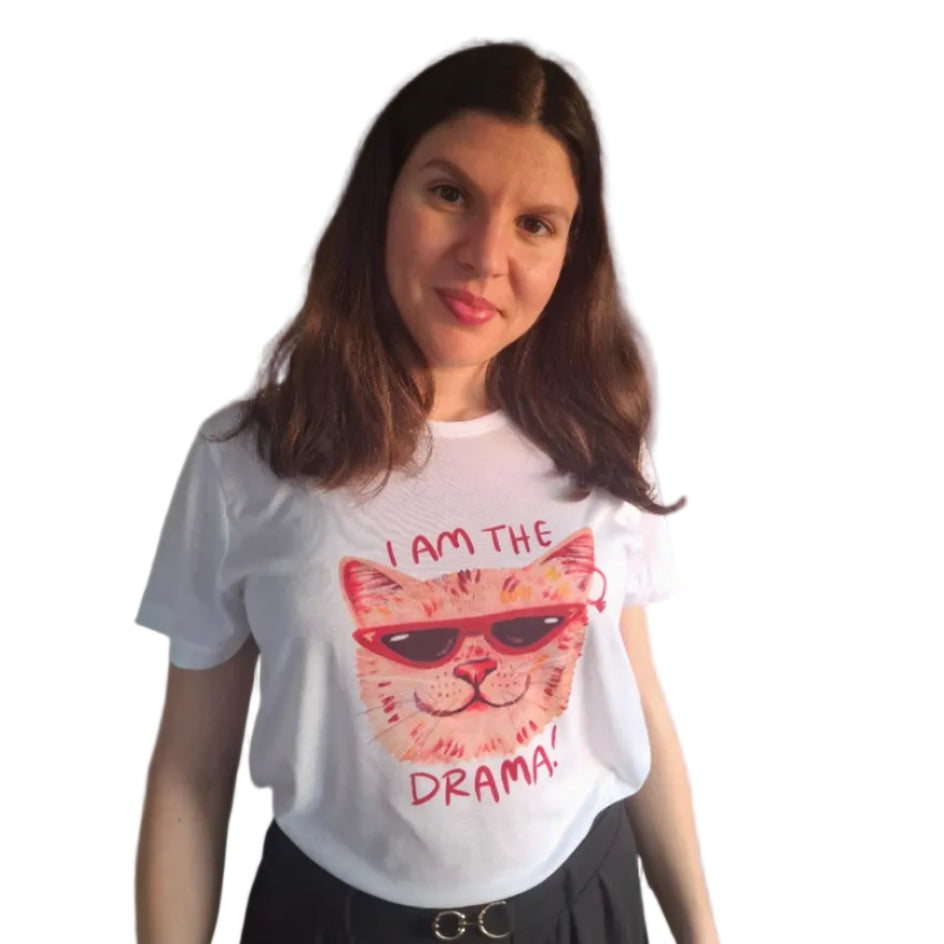 White T-shirt with a cat illustration and the text “I am the drama” – hand-painted and sublimation printed design.