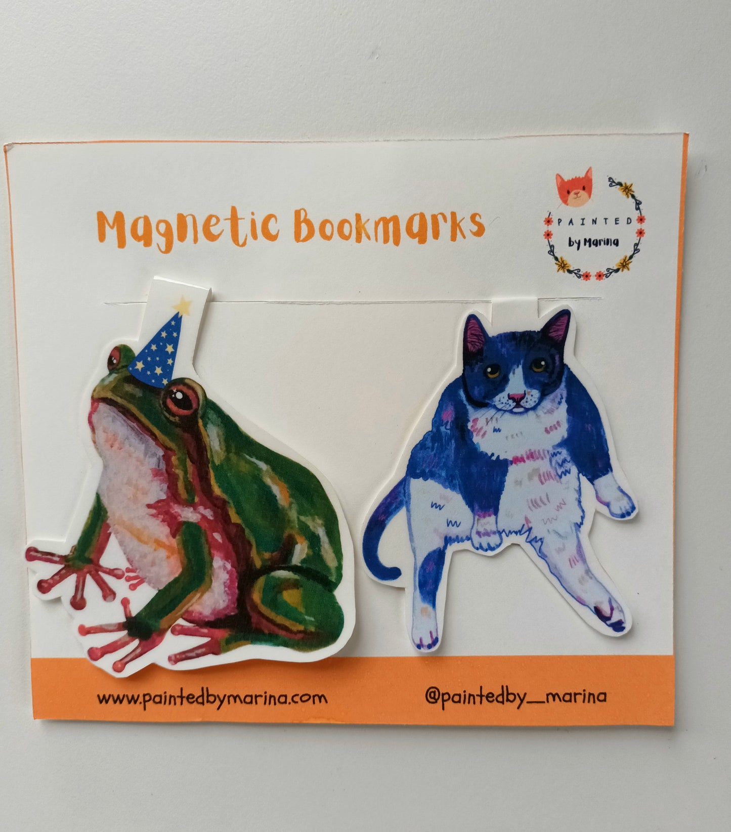 Set of two handmade magnetic bookmarks – frog and sassy cat sitting – printed from original colorful illustrations
